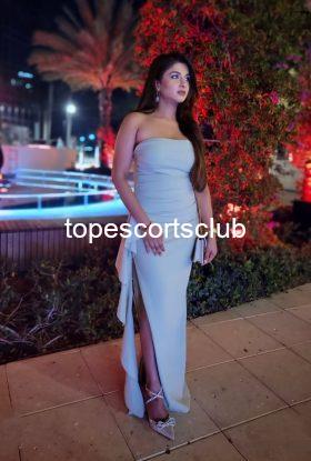 Model Pooja